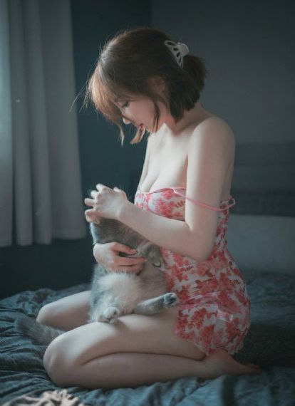 军人野外吮她的花蒂的视频