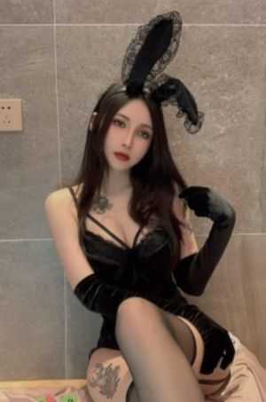 穿丝袜的女社长电影